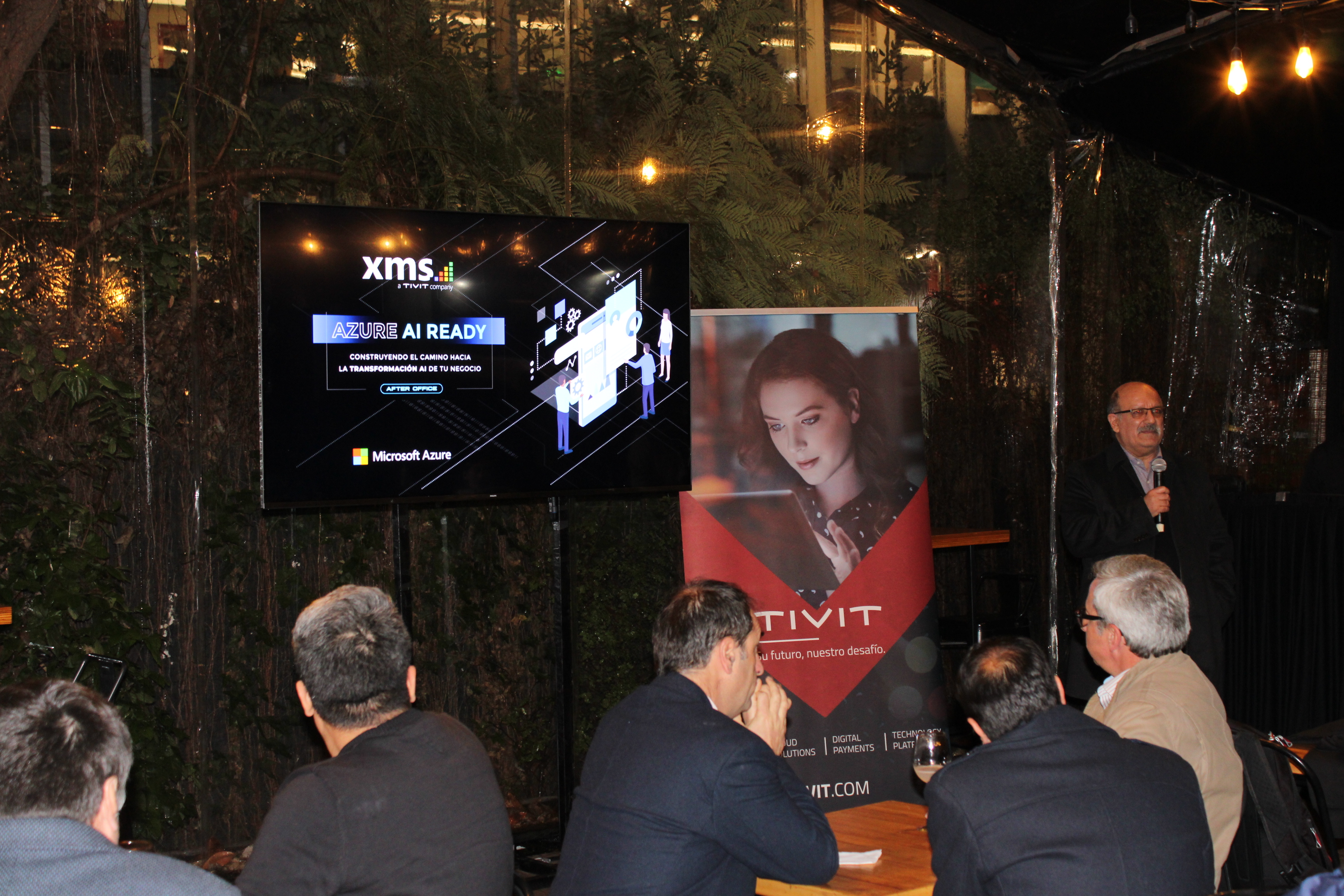 MS/TIVIT y XMS se reúnen a empresas chilena para prepararlas a operar con soluciones de Inteligencia Artificial